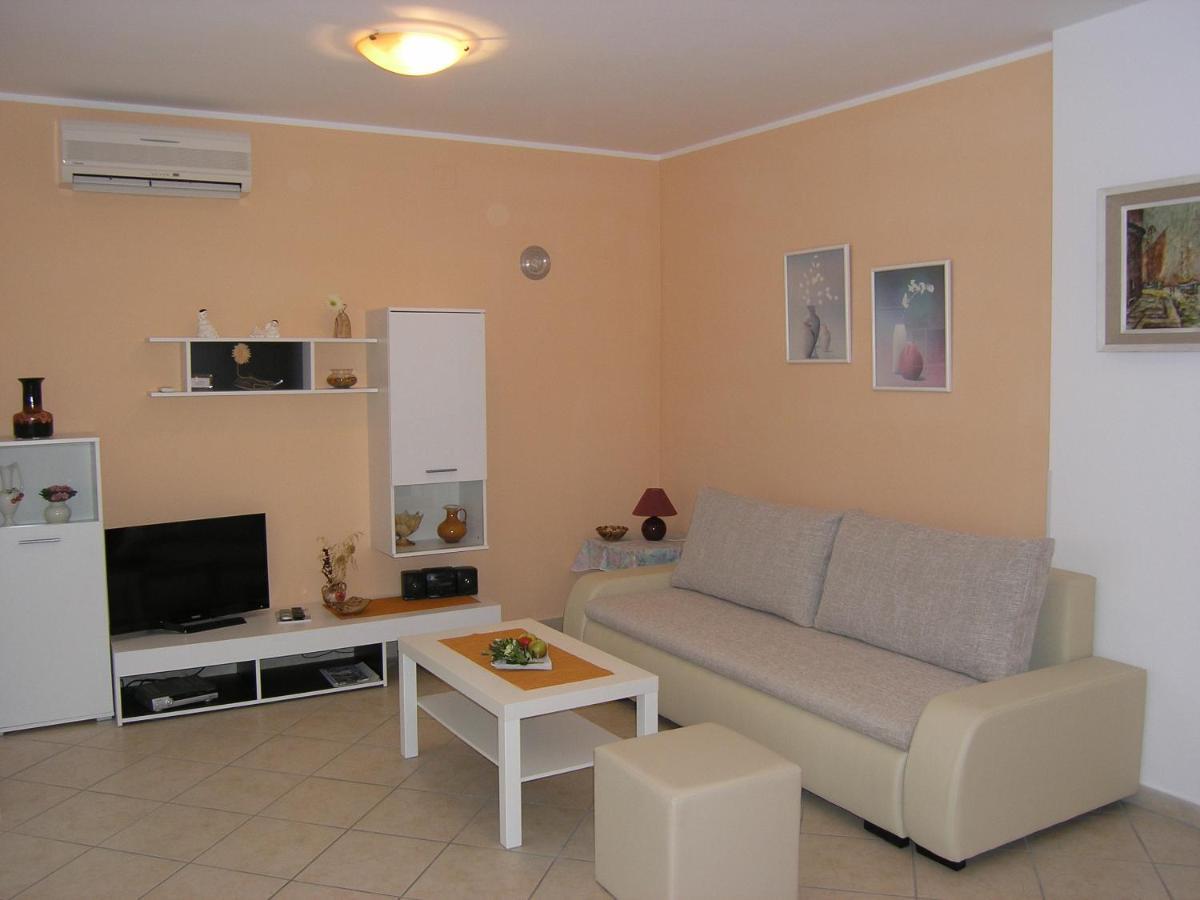 Apartments Biljana For Relaxing Holidays In Baska 외부 사진